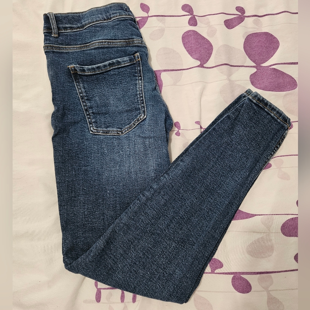 Zara - Medium Wash Jeans (Mid-rise Skinny)